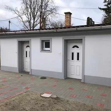 Borostyan 20 Vendeghaz Апартаменты