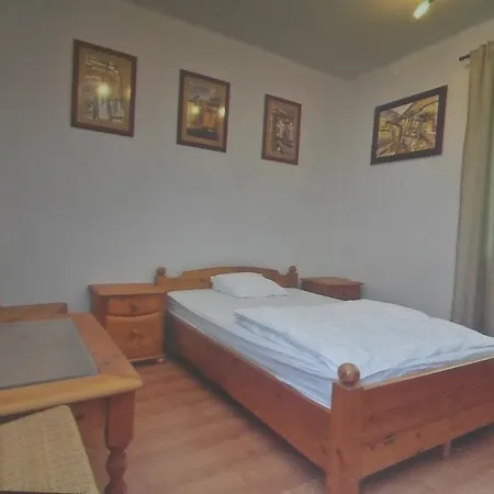 Borostyan 20 Vendeghaz Апартаменты