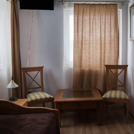 Borostyan 20 Vendeghaz Apartament