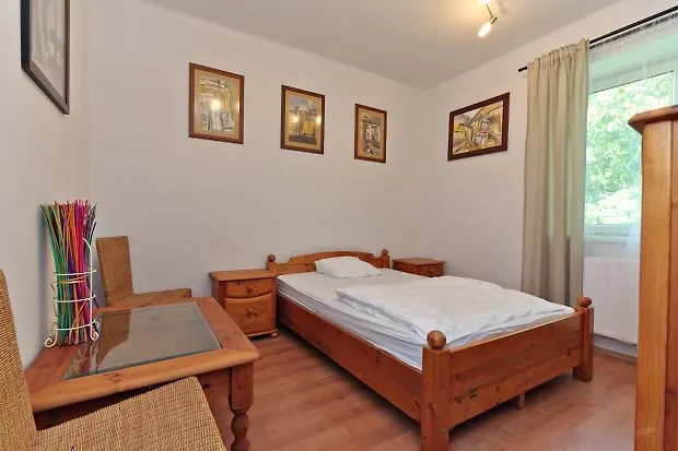 Borostyan 20 Vendeghaz